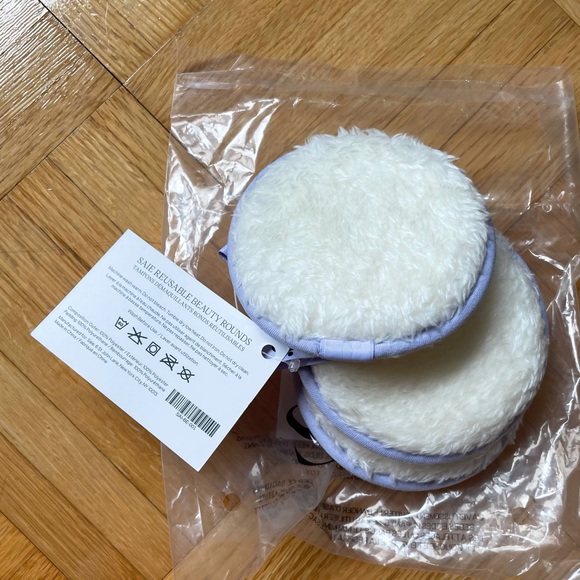 Saie Beauty Makeup Rounds - Picture 3 of 3